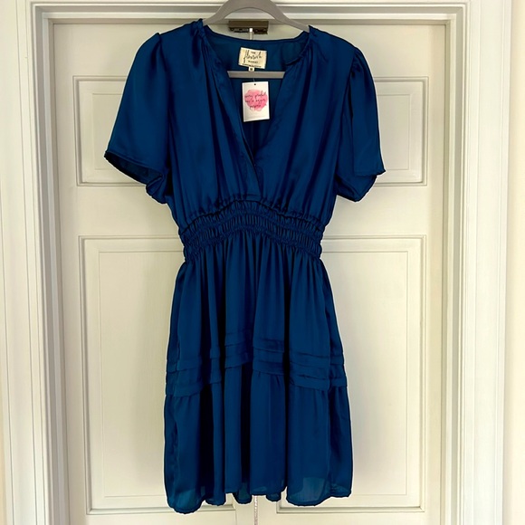 NWT Flourish Market Emmaline Short Dress - Medium - Picture 1 of 4